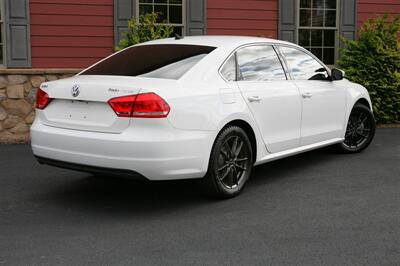 2015 Volkswagen Passat 2.0L TDI SE - Photo 5 - Strasburg, PA 17579