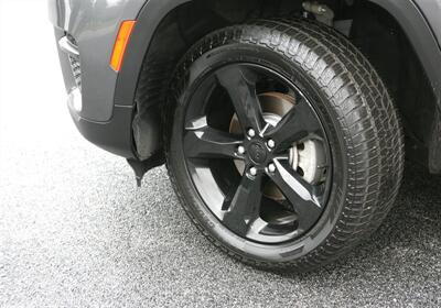 2022 Jeep Grand Cherokee Altitude 4WD   - Photo 3 - Strasburg, PA 17579