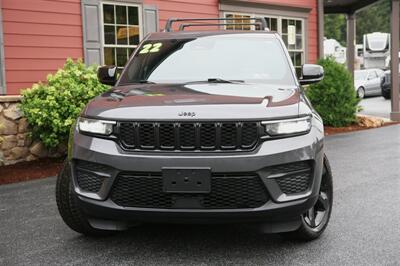 2022 Jeep Grand Cherokee Altitude 4WD   - Photo 2 - Strasburg, PA 17579