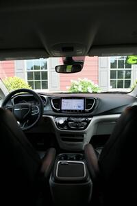 2023 Chrysler Pacifica Touring L - Photo 22 - Strasburg, PA 17579