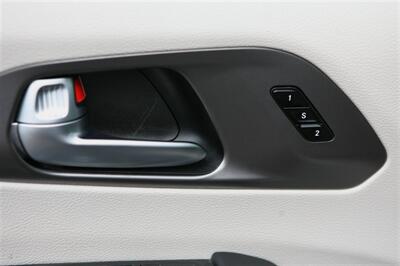 2023 Chrysler Pacifica Touring L - Photo 10 - Strasburg, PA 17579