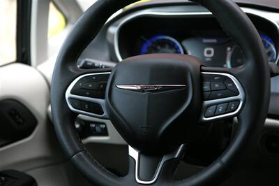 2023 Chrysler Pacifica Touring L - Photo 23 - Strasburg, PA 17579