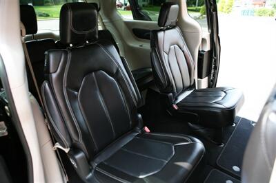 2023 Chrysler Pacifica Touring L - Photo 19 - Strasburg, PA 17579