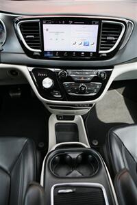 2023 Chrysler Pacifica Touring L - Photo 24 - Strasburg, PA 17579
