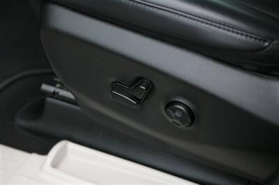 2023 Chrysler Pacifica Touring L - Photo 11 - Strasburg, PA 17579