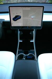 2018 Tesla Model 3 Long Range   - Photo 18 - Strasburg, PA 17579