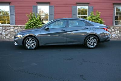 2024 Hyundai ELANTRA SEL   - Photo 4 - Strasburg, PA 17579