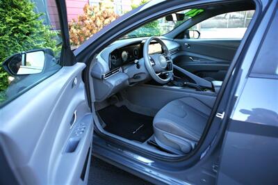 2024 Hyundai ELANTRA SEL   - Photo 8 - Strasburg, PA 17579