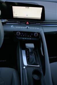 2024 Hyundai ELANTRA SEL   - Photo 18 - Strasburg, PA 17579