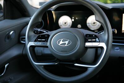 2024 Hyundai ELANTRA SEL   - Photo 17 - Strasburg, PA 17579