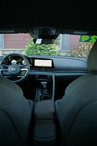 2024 Hyundai ELANTRA SEL   - Photo 16 - Strasburg, PA 17579