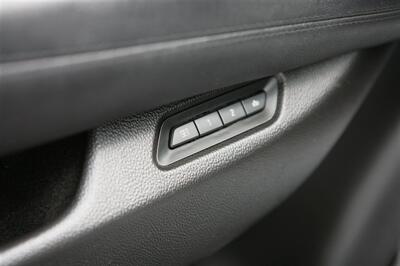 2016 Cadillac Escalade Luxury Collection   - Photo 10 - Strasburg, PA 17579