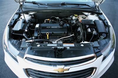 2016 Chevrolet Cruze Limited LS Auto   - Photo 7 - Strasburg, PA 17579