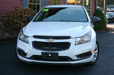2016 Chevrolet Cruze Limited LS Auto   - Photo 2 - Strasburg, PA 17579