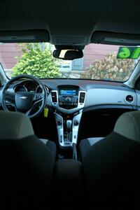 2016 Chevrolet Cruze Limited LS Auto   - Photo 16 - Strasburg, PA 17579