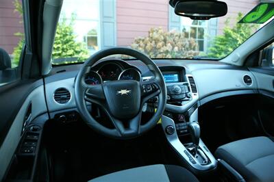2016 Chevrolet Cruze Limited LS Auto   - Photo 11 - Strasburg, PA 17579