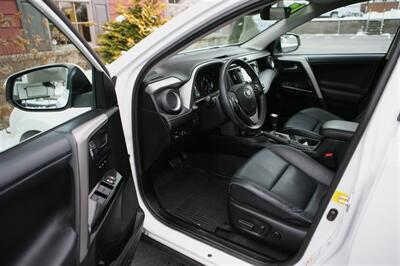 2017 Toyota RAV4 Limited - Photo 8 - Strasburg, PA 17579