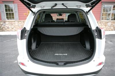 2017 Toyota RAV4 Limited - Photo 15 - Strasburg, PA 17579