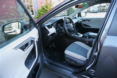 2021 Toyota RAV4 XLE AWD   - Photo 8 - Strasburg, PA 17579
