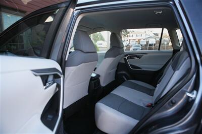 2021 Toyota RAV4 XLE AWD   - Photo 13 - Strasburg, PA 17579