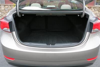 2016 Hyundai ELANTRA SE   - Photo 12 - Strasburg, PA 17579