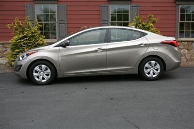 2016 Hyundai ELANTRA SE   - Photo 4 - Strasburg, PA 17579