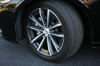 2021 Volvo S60 T5 Momentum AWD   - Photo 3 - Strasburg, PA 17579