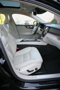 2021 Volvo S60 T5 Momentum AWD   - Photo 16 - Strasburg, PA 17579