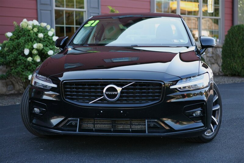 2021 Volvo S60 T5 Momentum AWD  