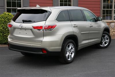 2014 Toyota Highlander Limited Platinum AWD - Photo 5 - Strasburg, PA 17579