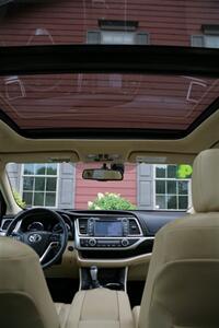 2014 Toyota Highlander Limited Platinum AWD - Photo 24 - Strasburg, PA 17579