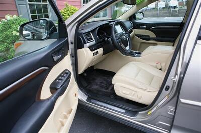 2014 Toyota Highlander Limited Platinum AWD - Photo 8 - Strasburg, PA 17579