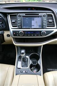 2014 Toyota Highlander Limited Platinum AWD - Photo 26 - Strasburg, PA 17579