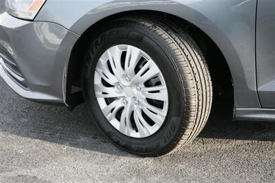 2015 Volkswagen Jetta S-tech - Photo 3 - Strasburg, PA 17579