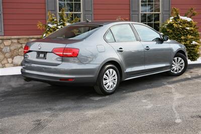 2015 Volkswagen Jetta S-tech - Photo 5 - Strasburg, PA 17579