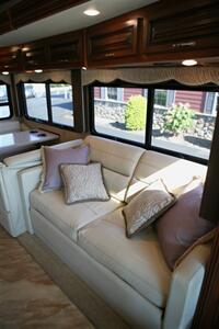 2017 HOLIDAY RAMBLER VACATIONER 36H - Photo 32 - Strasburg, PA 17579