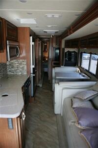 2017 HOLIDAY RAMBLER VACATIONER 36H - Photo 11 - Strasburg, PA 17579