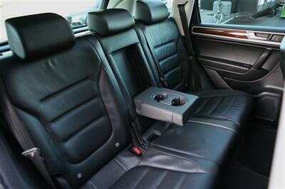 2016 Volkswagen Touareg TDI Lux AWD   - Photo 20 - Strasburg, PA 17579