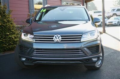 2016 Volkswagen Touareg TDI Lux AWD   - Photo 2 - Strasburg, PA 17579