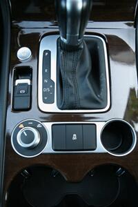 2016 Volkswagen Touareg TDI Lux AWD   - Photo 27 - Strasburg, PA 17579