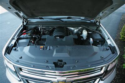 2015 Chevrolet Suburban LTZ 4X4 - Photo 7 - Strasburg, PA 17579