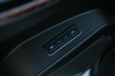 2015 Chevrolet Suburban LTZ 4X4 - Photo 10 - Strasburg, PA 17579