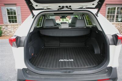 2021 Toyota RAV4 Hybrid Limited AWD   - Photo 15 - Strasburg, PA 17579