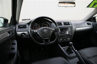 2017 Volkswagen Jetta 1.4T SE 5-Speed Manual - Photo 11 - Strasburg, PA 17579