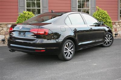 2017 Volkswagen Jetta 1.4T SE 5-Speed Manual - Photo 5 - Strasburg, PA 17579