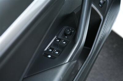 2019 Volkswagen Jetta SE   - Photo 9 - Strasburg, PA 17579