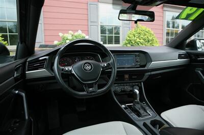 2019 Volkswagen Jetta R-Line   - Photo 10 - Strasburg, PA 17579