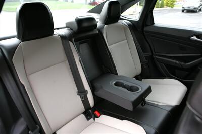2019 Volkswagen Jetta R-Line   - Photo 13 - Strasburg, PA 17579