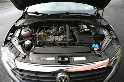2019 Volkswagen Jetta R-Line   - Photo 6 - Strasburg, PA 17579