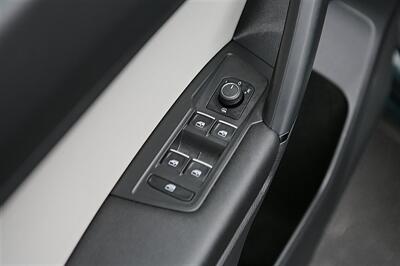 2019 Volkswagen Tiguan SE 4Motion   - Photo 9 - Strasburg, PA 17579